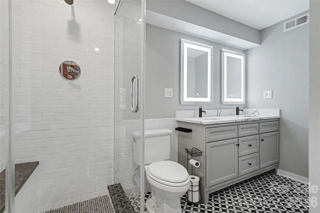 470 Livingston Drive, Charlotte, NC 28211