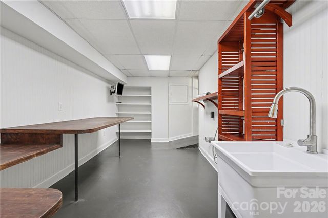 470 Livingston Drive, Charlotte, NC 28211