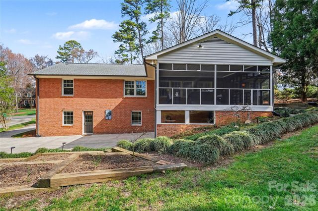 470 Livingston Drive, Charlotte, NC 28211