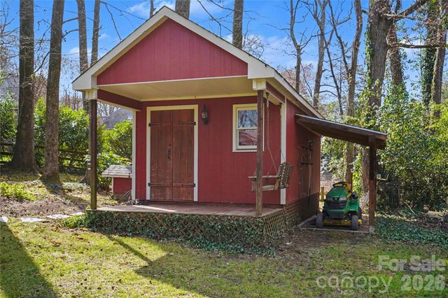 470 Livingston Drive, Charlotte, NC 28211