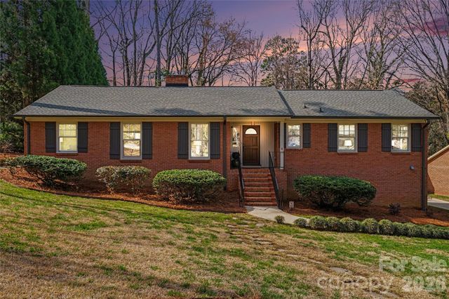 470 Livingston Drive, Charlotte, NC 28211