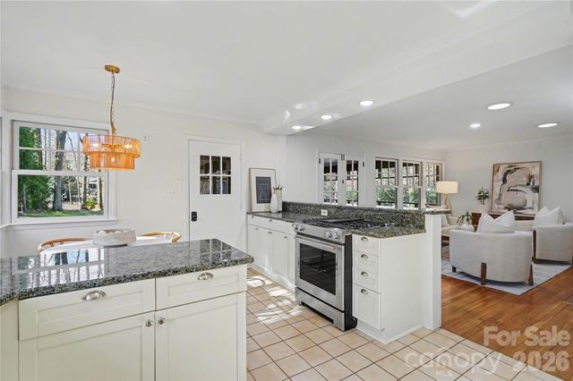 470 Livingston Drive, Charlotte, NC 28211