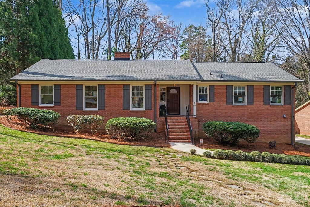 470 Livingston Drive, Charlotte, NC 28211