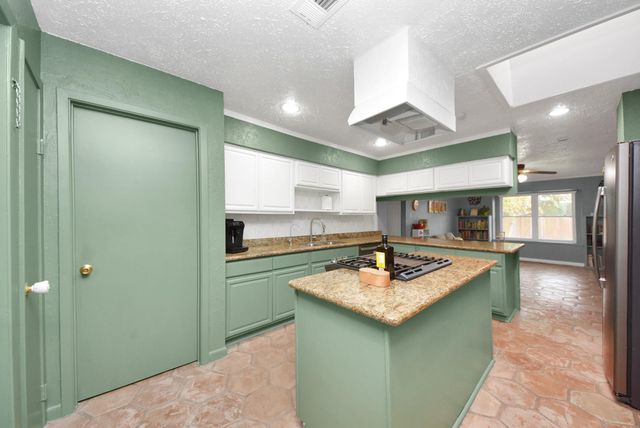 10007 Loch Dane Drive, Houston, TX 77070