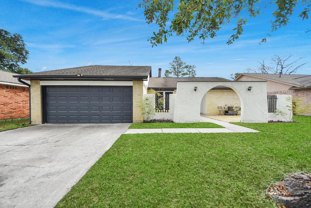 10007 Loch Dane Drive, Houston, TX 77070