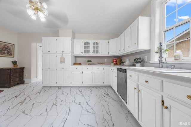 307 N Washington Street, Huntingburg, IN 47542