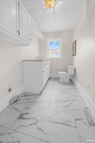 307 N Washington Street, Huntingburg, IN 47542