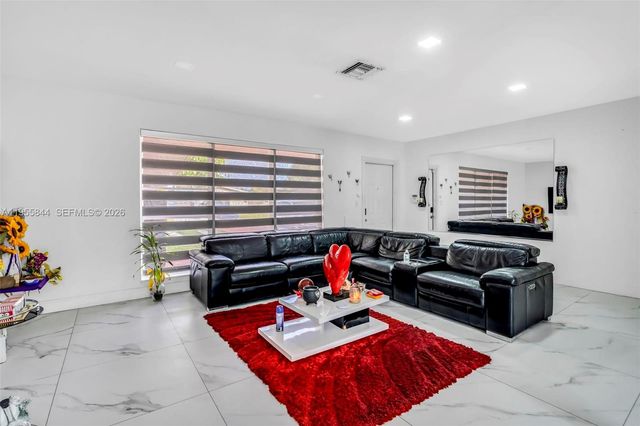 7630 Plantation Blvd, Miramar, FL 33023