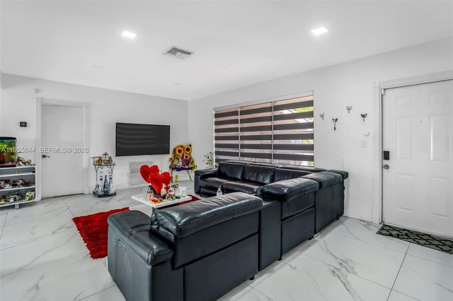7630 Plantation Blvd, Miramar, FL 33023