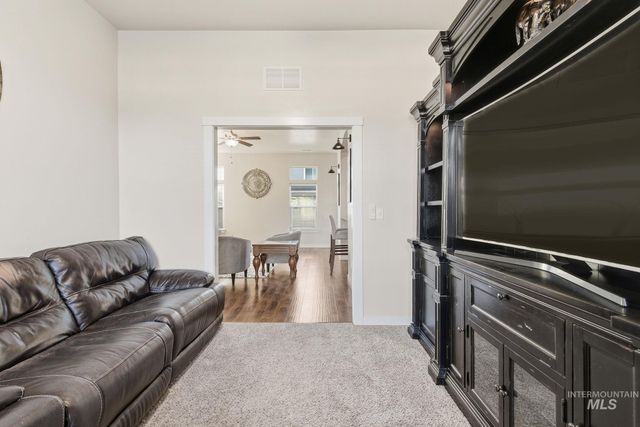 2528 S Garibaldi Ave, Meridian, ID 83642