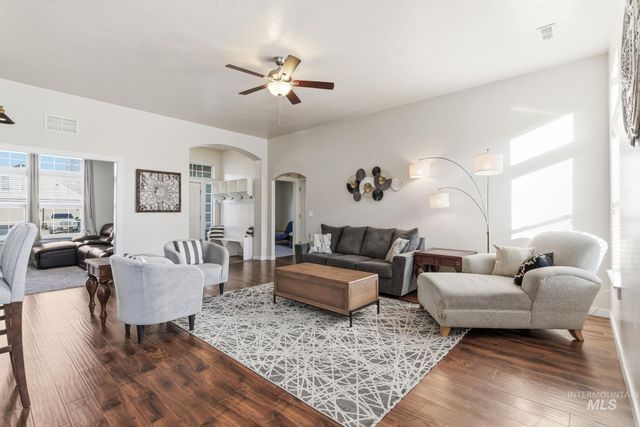 2528 S Garibaldi Ave, Meridian, ID 83642