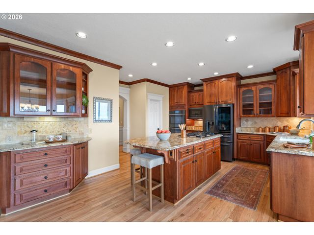 1803 Nw CEDAR RIDGE Dr, Portland, OR 97229