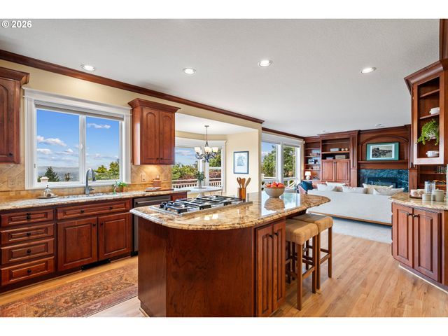 1803 Nw CEDAR RIDGE Dr, Portland, OR 97229