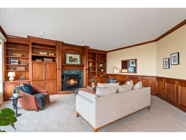 1803 Nw CEDAR RIDGE Dr, Portland, OR 97229