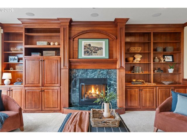 1803 Nw CEDAR RIDGE Dr, Portland, OR 97229