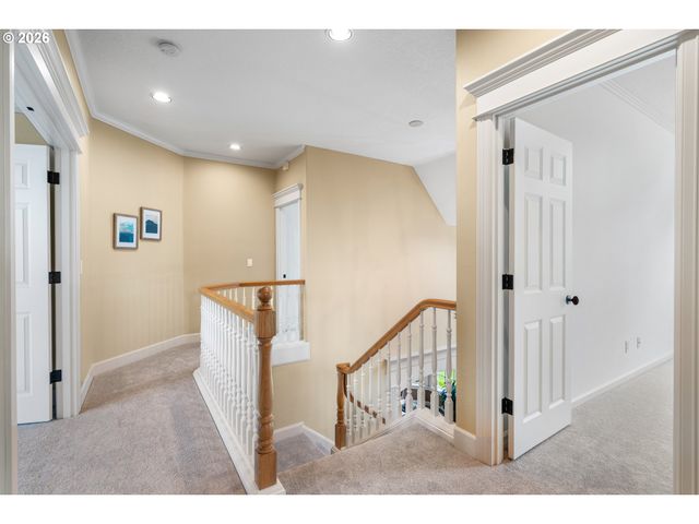 1803 Nw CEDAR RIDGE Dr, Portland, OR 97229
