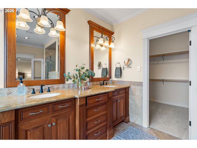 1803 Nw CEDAR RIDGE Dr, Portland, OR 97229