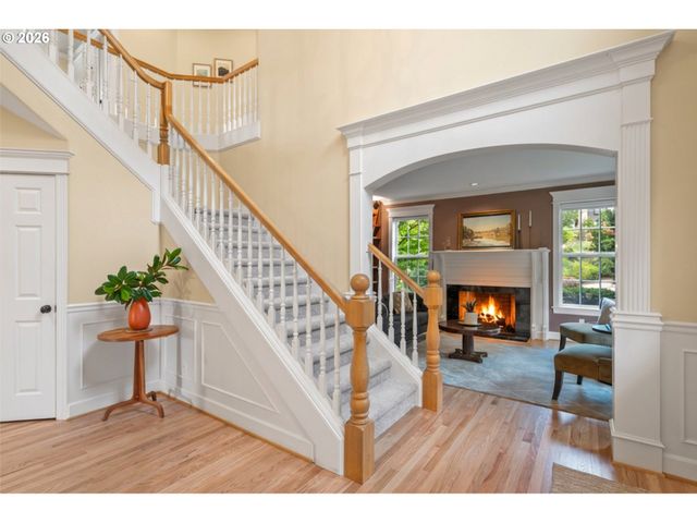 1803 Nw CEDAR RIDGE Dr, Portland, OR 97229