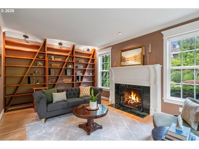 1803 Nw CEDAR RIDGE Dr, Portland, OR 97229