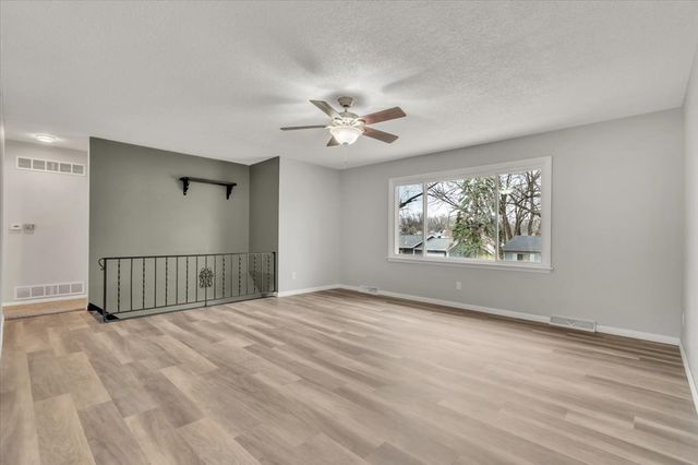 3206 MAGNOLIA Court, Bettendorf, IA 52722