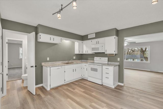 3206 MAGNOLIA Court, Bettendorf, IA 52722