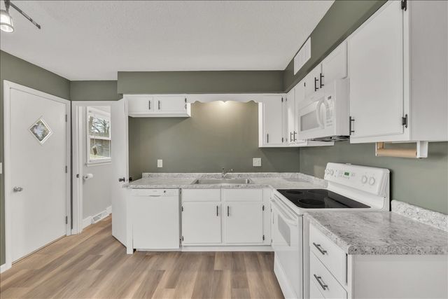 3206 MAGNOLIA Court, Bettendorf, IA 52722