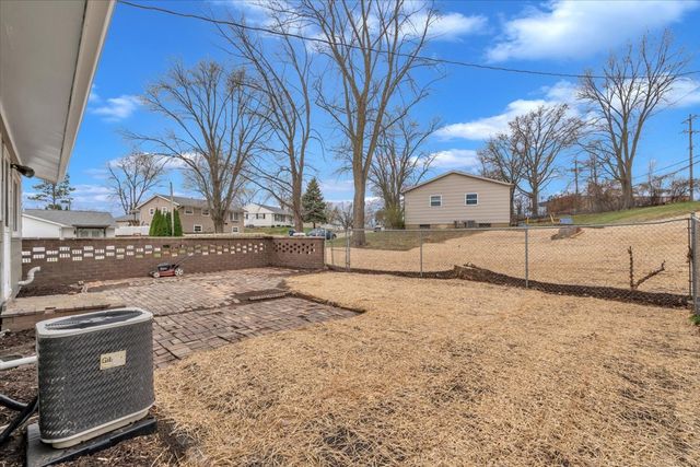 3206 MAGNOLIA Court, Bettendorf, IA 52722