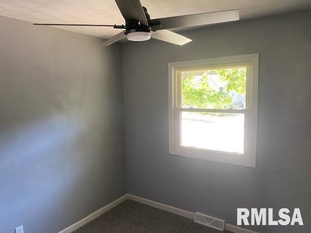 926 CIMARRON Drive, Davenport, IA 52804