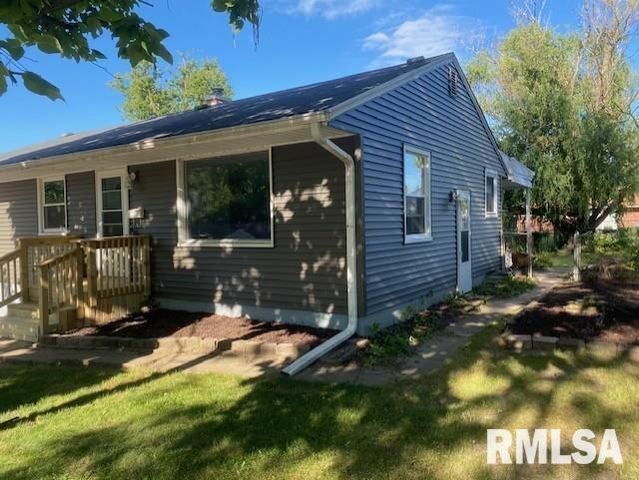 926 CIMARRON Drive, Davenport, IA 52804