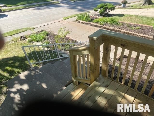 926 CIMARRON Drive, Davenport, IA 52804