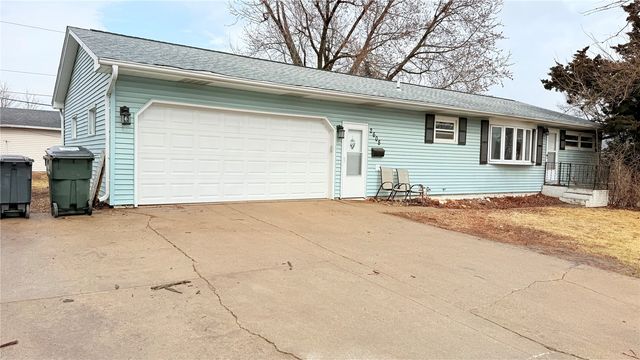 2608 Wilson SW, Cedar Rapids, IA 52404