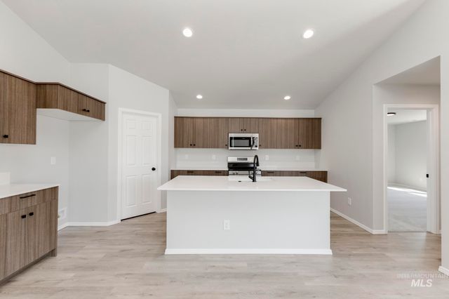 212 Idalou Way, Caldwell, ID 83605