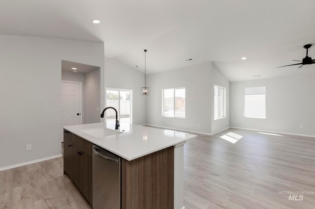 212 Idalou Way, Caldwell, ID 83605