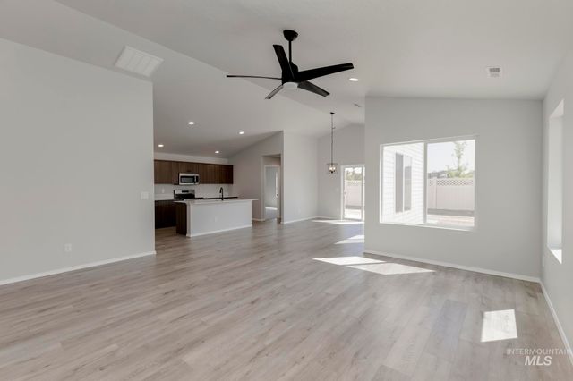 212 Idalou Way, Caldwell, ID 83605