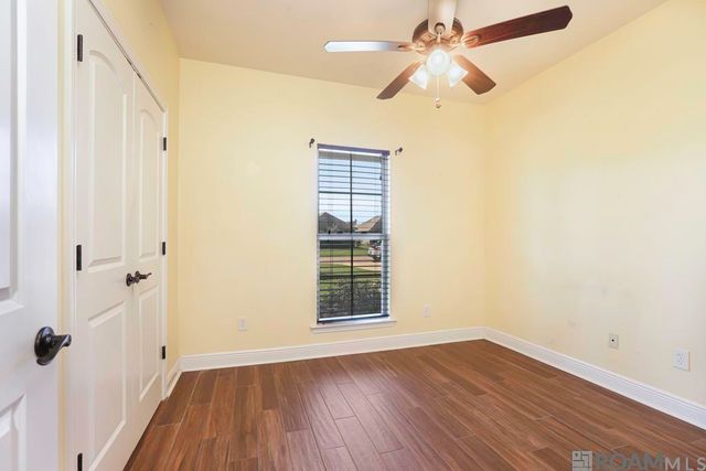 9277 Yellowfin Dr, Denham Springs, LA 70726