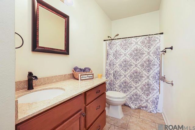 9277 Yellowfin Dr, Denham Springs, LA 70726