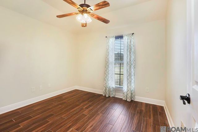 9277 Yellowfin Dr, Denham Springs, LA 70726