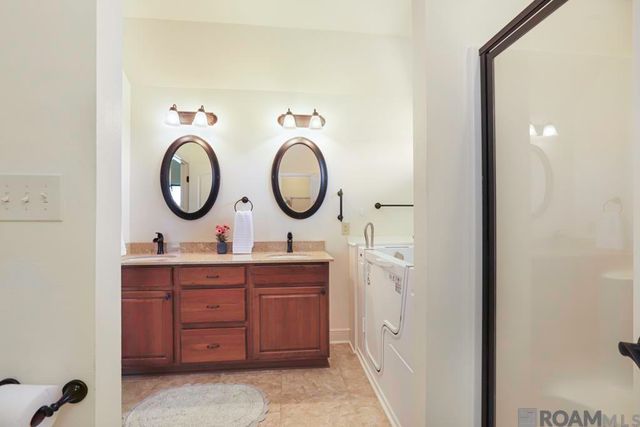 9277 Yellowfin Dr, Denham Springs, LA 70726