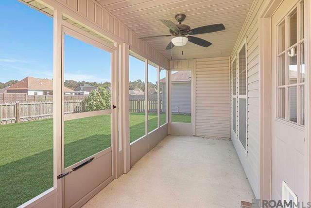 9277 Yellowfin Dr, Denham Springs, LA 70726