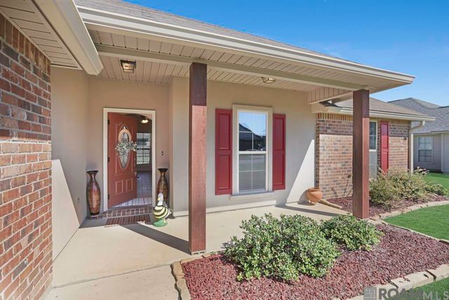 9277 Yellowfin Dr, Denham Springs, LA 70726