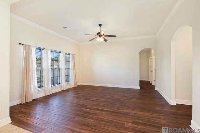 9277 Yellowfin Dr, Denham Springs, LA 70726