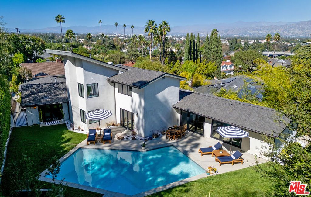 3658 Willowcrest Avenue, Studio City, CA 91604 — exterior