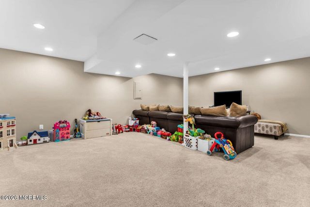 34 Butternut Lane, Bayville, NJ 08721