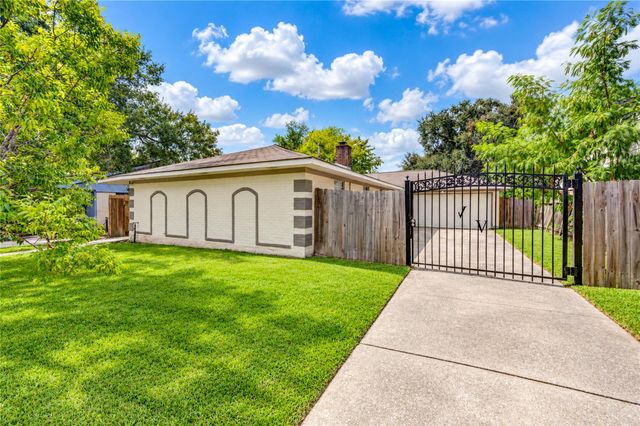 7406 Riptide Drive, Houston, TX 77072