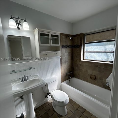 2416 SE 2nd St 1, Pompano Beach, FL 33062