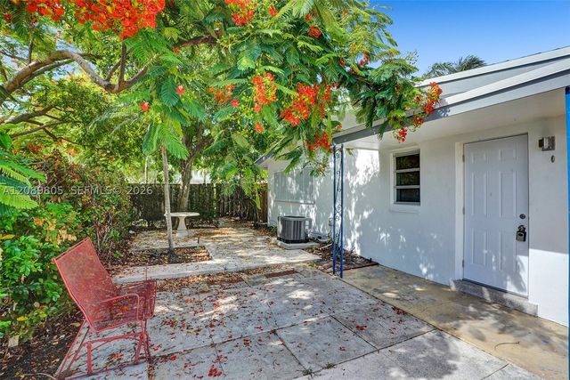 2416 SE 2nd St 1, Pompano Beach, FL 33062