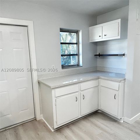 2416 SE 2nd St 1, Pompano Beach, FL 33062