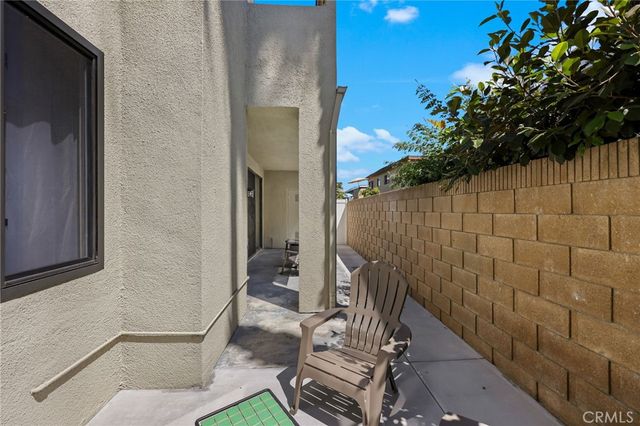 17702 Sergio Circle 102, Huntington Beach, CA 92647