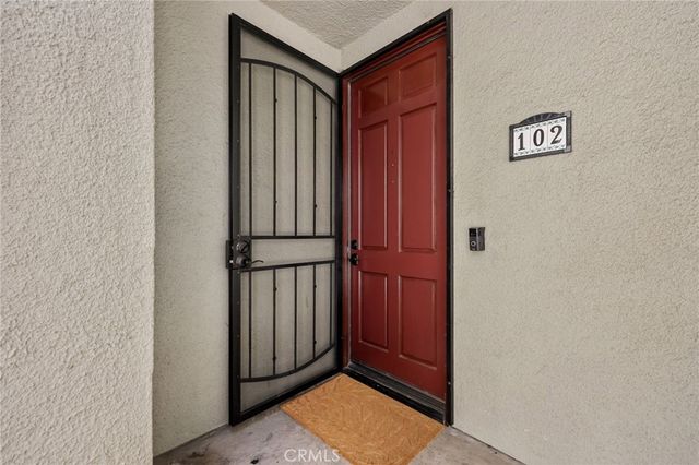 17702 Sergio Circle 102, Huntington Beach, CA 92647