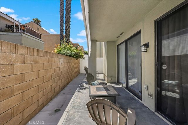 17702 Sergio Circle 102, Huntington Beach, CA 92647
